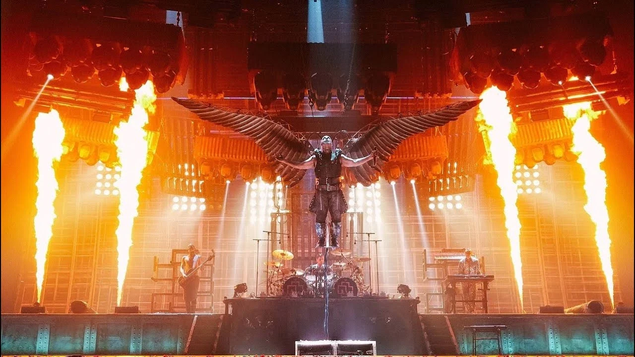 Сходить на концерт Rammstein
